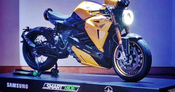 Energica Bolid-E: moto elettrica connessa con smartwatch Samsung