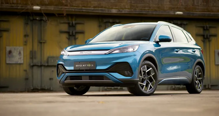 BYD ufficiale in Europa con tre auto elettriche: HAN, TANG e ATTO 3