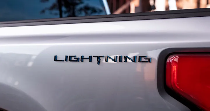 Ford F-150 Lightning, nuovi teaser prima del debutto del pickup elettrico