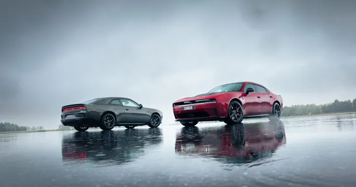 Dodge Charger torna in Europa: fino a 670 CV tra motori biturbo ed elettrici