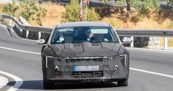 KIA Ceed, si avvicina il debutto della nuova generazione. Foto spia