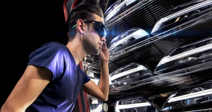 Illuminazione intelligente e guida autonoma: LG acquisisce ZKW