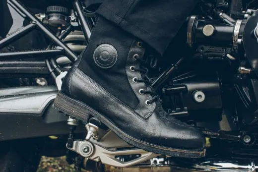 Rev'It Royale e Regent: scarpe da moto impermeabili per la città