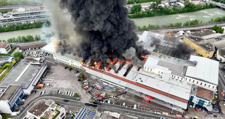 Incendio nello stabilimento Alpitronic di Bolzano: erano in corso ristrutturazioni