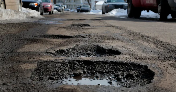 RoadBotics: a segnalare le buche stradali ci pensano smartphone e IA