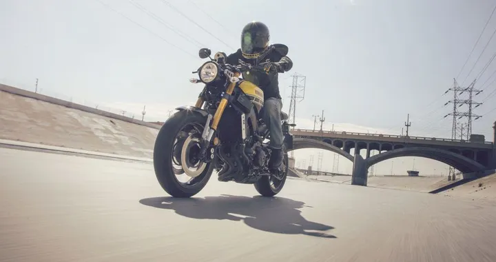 Yamaha XRS900 - foto e scheda tecnica