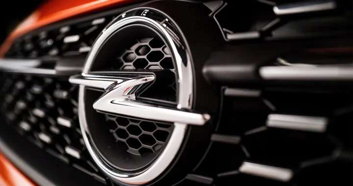 Opel diventerà un marchio solo elettrico entro il 2028: arriva la Manta E