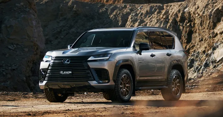 Lexus: al Salone di Tokyo, ecco la Lexus adatta anche a Chuck Norris