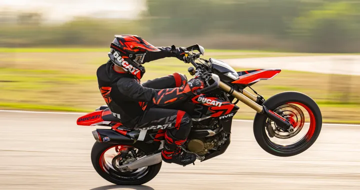 Ducati Hypermotard 698 Mono, debutta la nuova supermotard. Prezzo