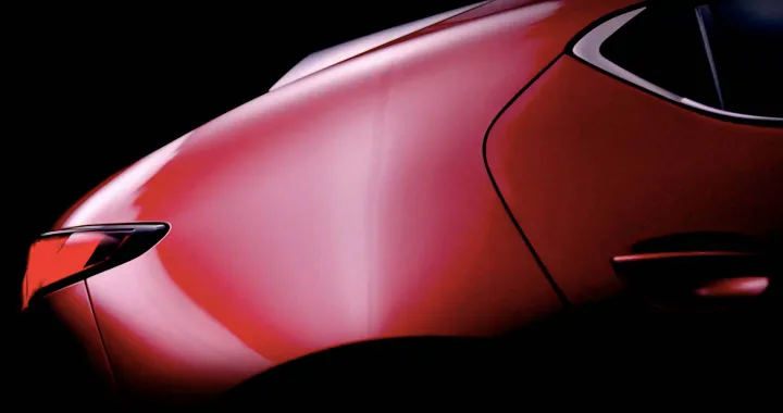 Nuova Mazda3 arriva a novembre: primo video teaser ufficiale