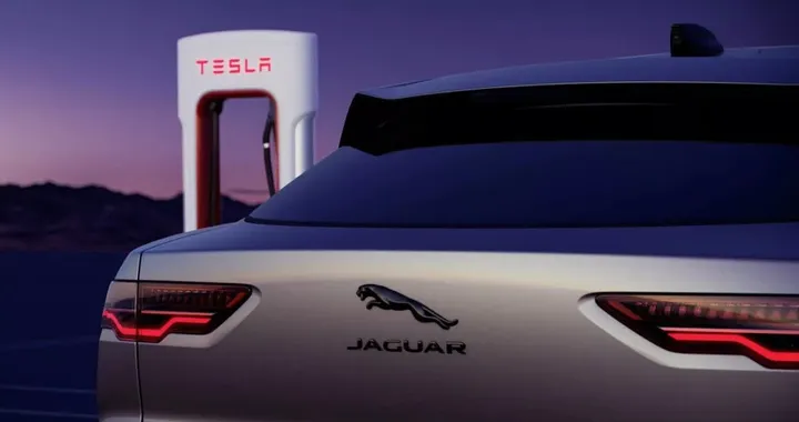 Jaguar adotta lo standard di ricarica di Tesla per il Nord America