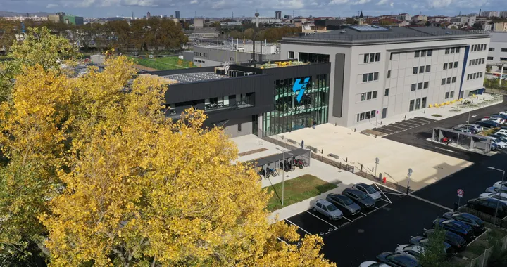 Stellantis, Symbio inaugura SymphonHy per la produzione di celle a combustibile