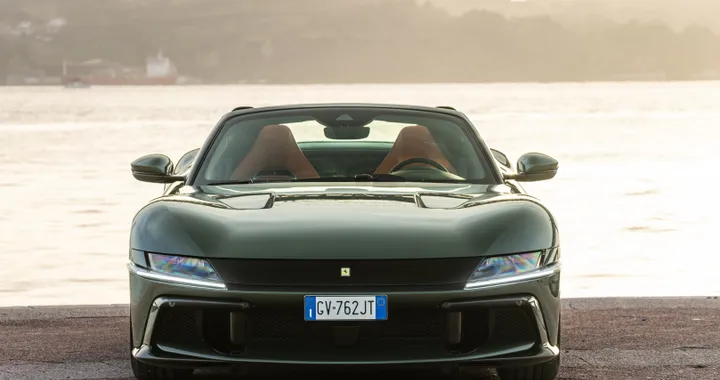 Ferrari 12Cilindri Spider: la purezza del V12 aspirato, ecco come va