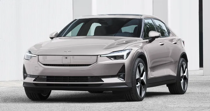 Polestar 2, con il restyling migliorano prestazioni ed autonomia