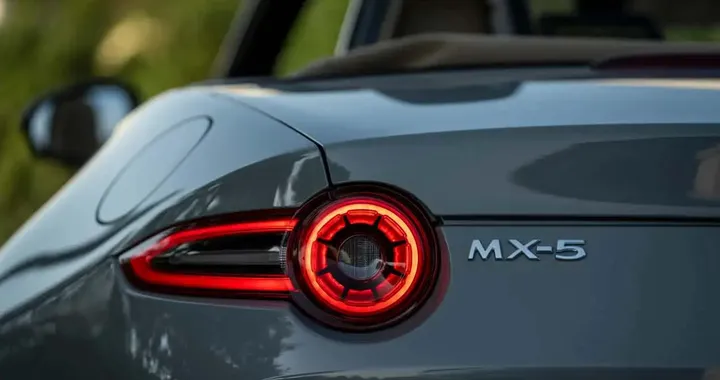 Mazda MX-5 sarà anche elettrica, c'è la conferma del CEO: peso piuma e debutto nel 2028