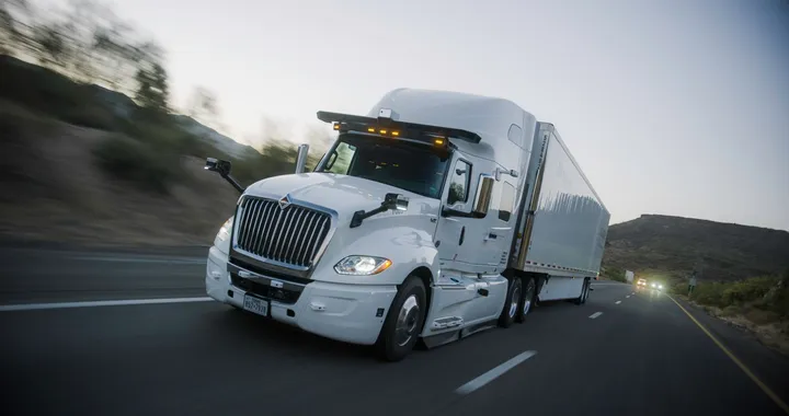 TuSimple, il suo camion completa il primo viaggio senza conducente a bordo