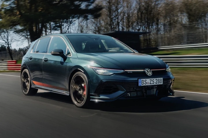La Volkswagen Golf GTI Edition 50 ha conquistato il Nurburgring: record da brividi