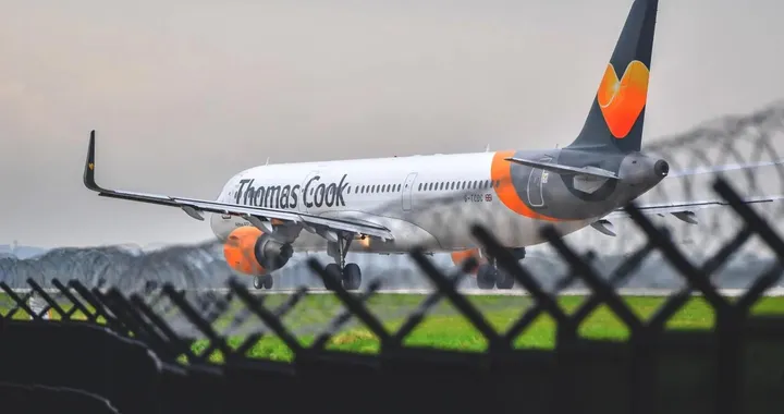 Il tour operator Thomas Cook in bancarotta, 600.000 persone bloccate in vacanza