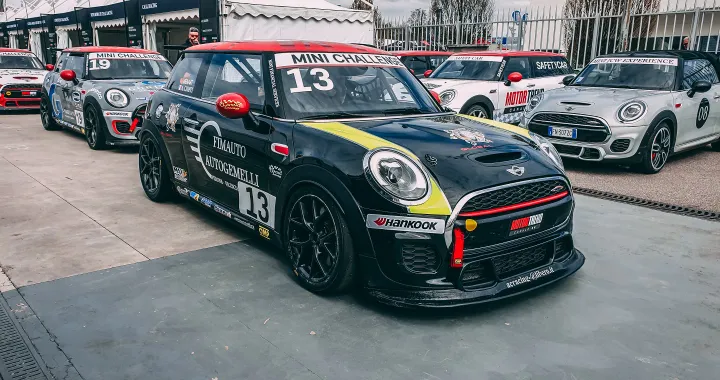 Mini Challenge: il campionato monomarca con le JCW, si parte da Monza