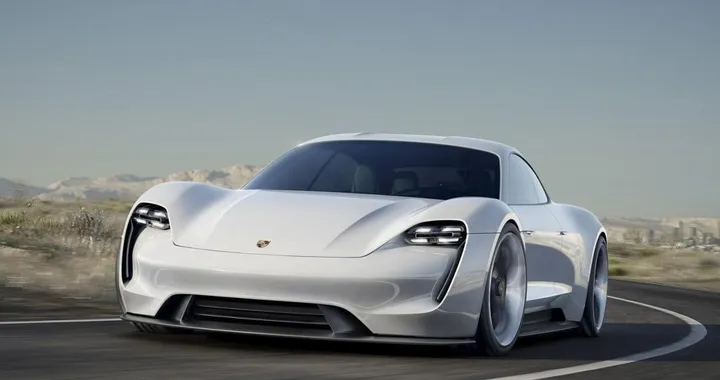 Porsche Mission E Concept - foto