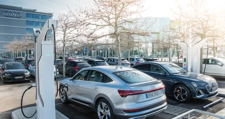 Audi, 100 milioni per 4.500 colonnine per le auto elettriche