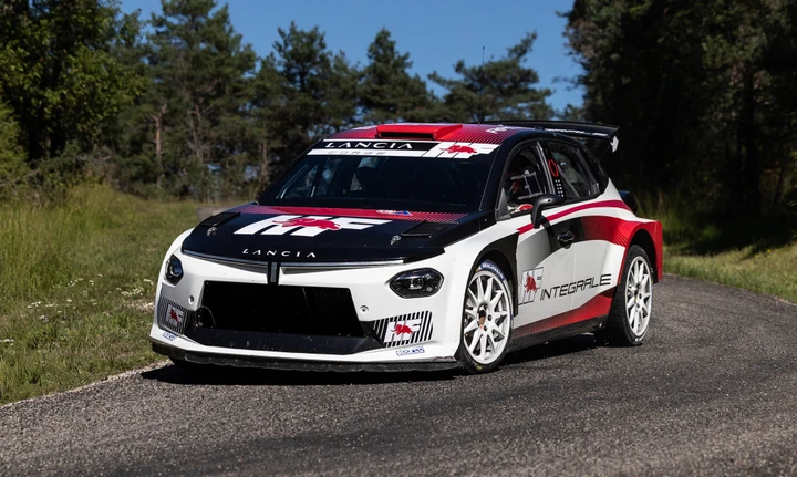 Lancia, parte la sfida al Mondiale Rally: svelata la nuova Ypsilon Rally2 HF Integrale