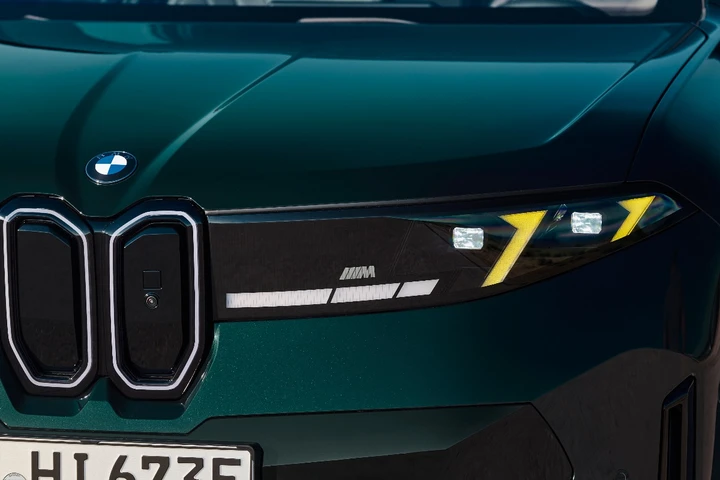 La BMW iX3 si trasforma nella variante M, emozioni vere in stile bavarese