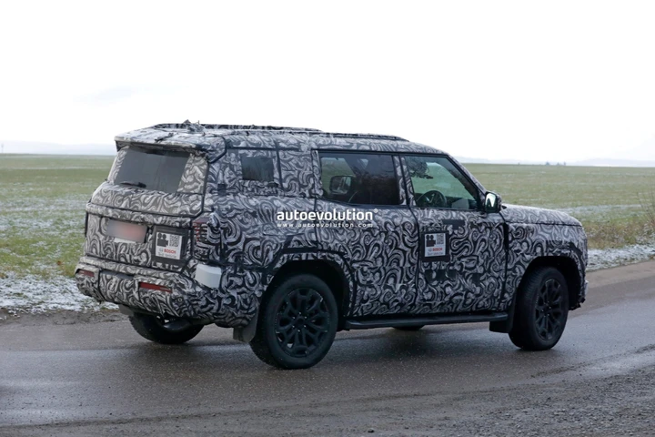 Nuovo Mitsubishi Pajero: avvistato in Europa, si mostra un po' di più | Foto spia