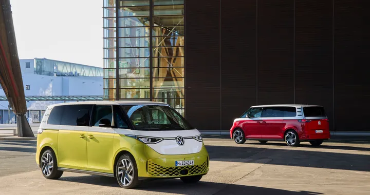 Volkswagen ID. Buzz, la gamma si aggiorna. Versione a passo lungo in Italia