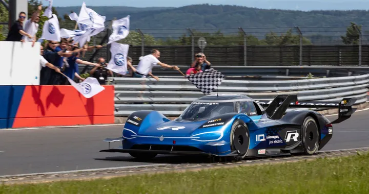 Volkswagen ID.R da record: è l'auto elettrica più veloce al Nürburgring