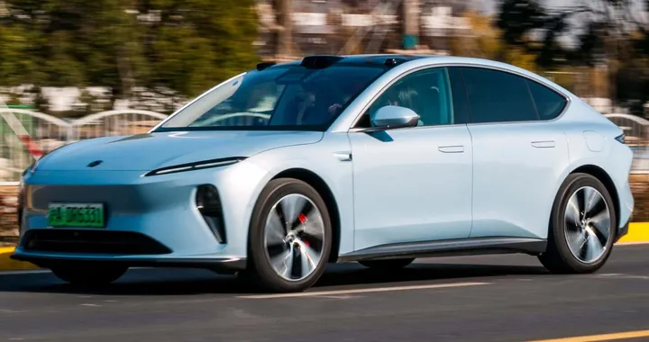 NIO ET5, svelati nuovi dettagli sulla versione con batteria da 150 kWh