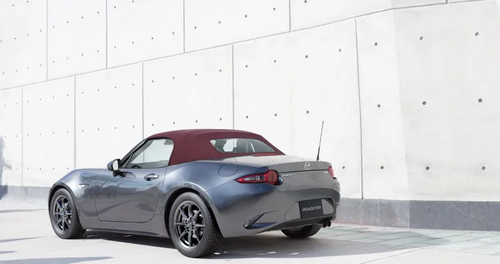Mazda MX-5: Cherry Edition e fari matrix LED per il 2018