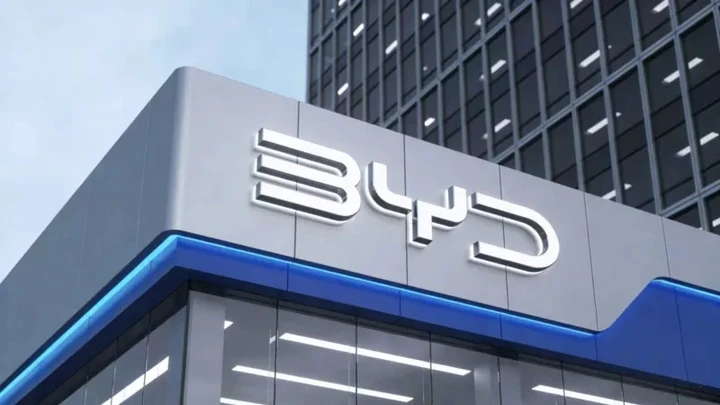 BYD venderà anche robot umanoidi nelle concessionarie