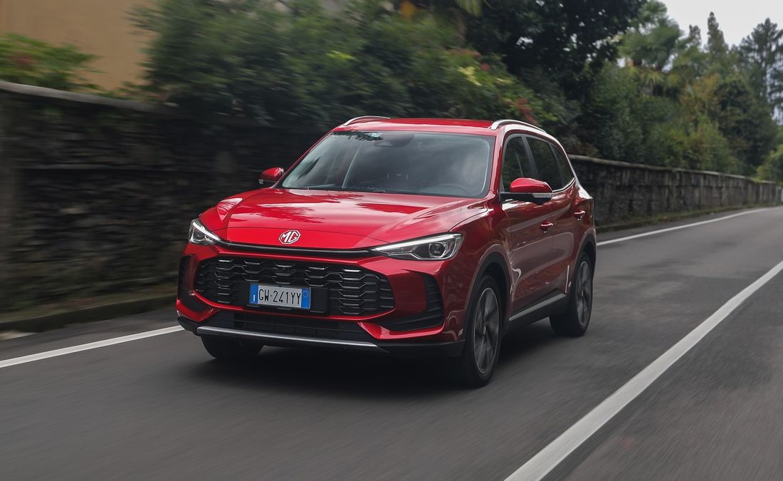 Mercato auto Europa, a maggio la Cina vola e raddoppia. Renault Clio l'auto più veduta