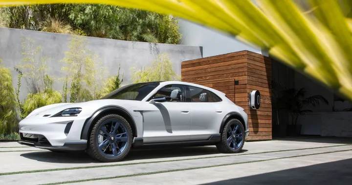 Porsche Taycan: confermata la variante &quot;Cross Turismo&quot; dell'elettrica
