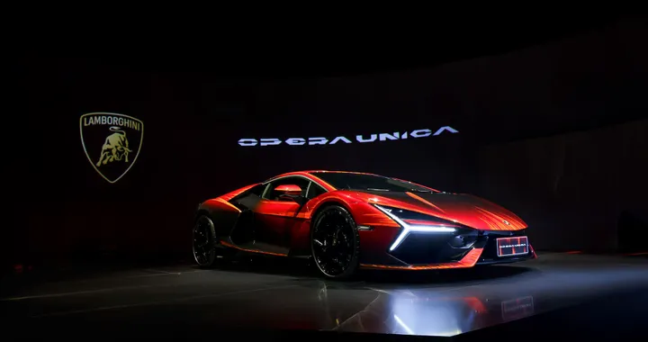 Lamborghini Revuelto Opera Unica: personalizzazione esclusiva per la Cina