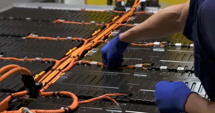 Stellantis e Samsung SDI: prestito di 7,54 miliardi dagli USA per due Gigafactory
