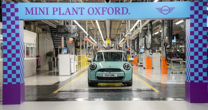 Nuova MINI Cooper (endotermica), parte la produzione a Oxford
