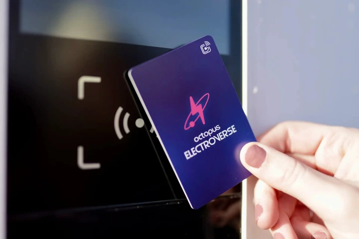 Accordo Freenow ed Electroverse: per taxi e flotte sconti sulla ricarica