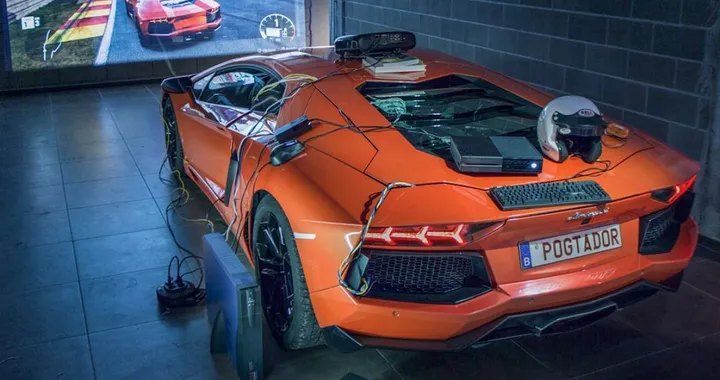 Lamborghini Aventador, perfetta come controller per Forza Motorsport 7
