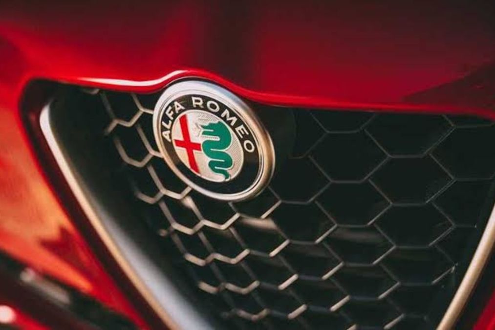 Alfa Romeo svela il nome del nuovo modello: “Battito” è la scelta più probabile