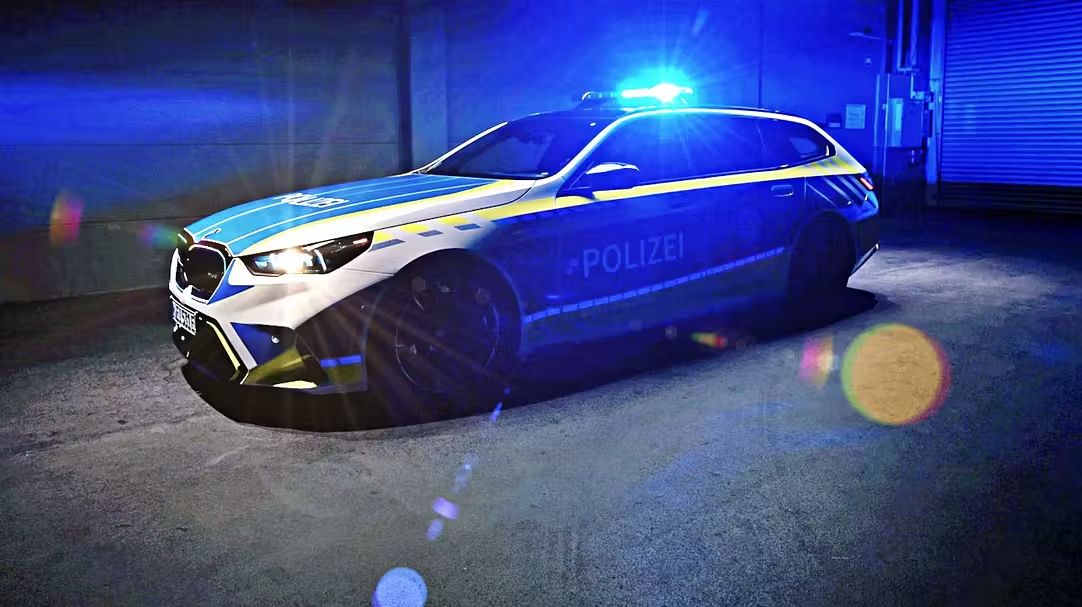 Anteprima: BMW M5 da 727 CV, con la divisa da Polizia è una vera “minaccia” su ruote