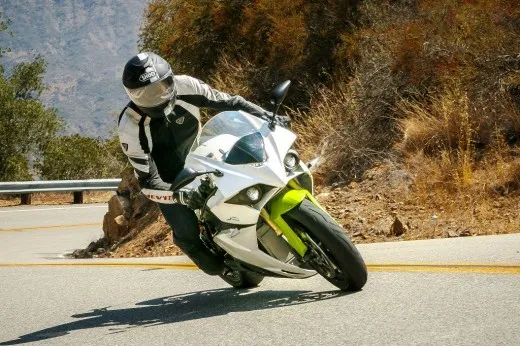 Energica Ego contro tutti nella gara di accelerazione | video