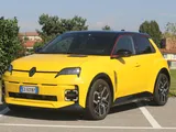 Il ritorno di un'icona: prova su strada della nuova Renault 5 | Video
