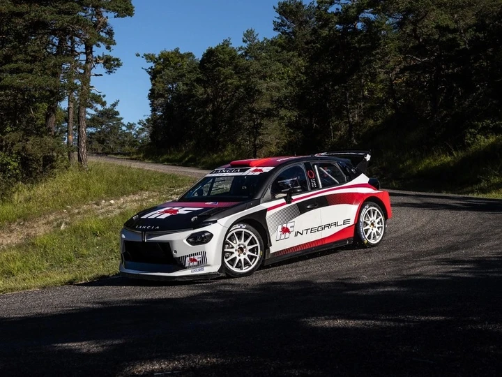 Debutta al Bruxelles Motor Show la Lancia Ypsilon Rally2 HF Integrale, la vettura per il WRC 2026