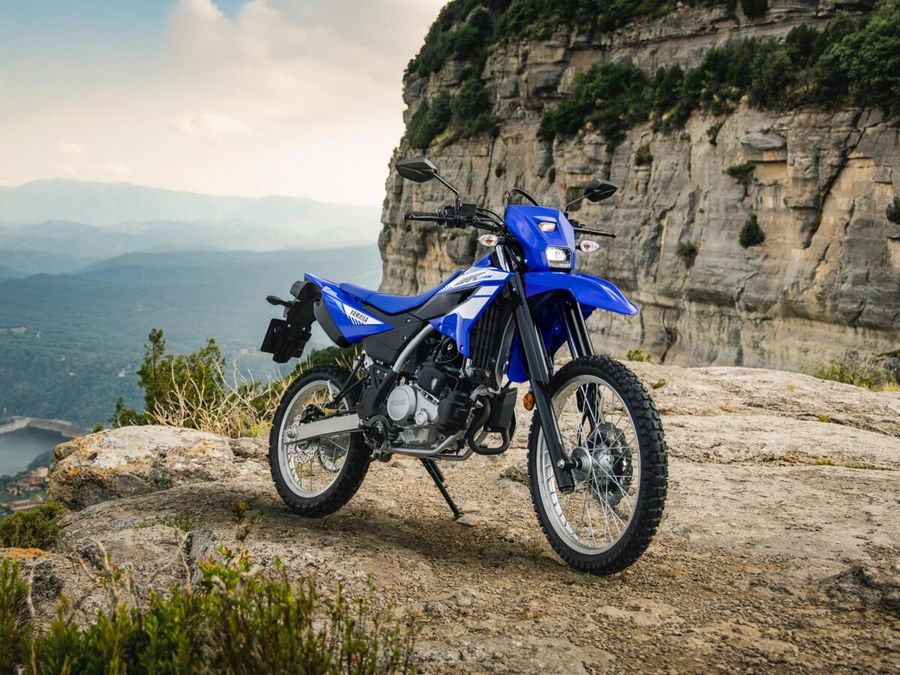 Yamaha WR125R 2026, la 125 dual-sport torna in listino con motore VVA e dotazioni aggiornate