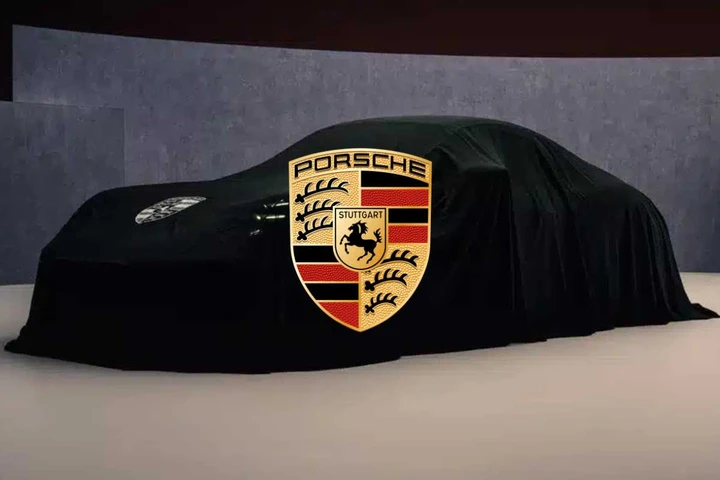 La nuova Porsche 911 verso il debutto: sarà presentata con un filmato avvincente