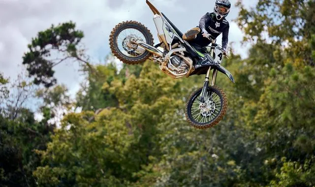 Triumph TF 450-RC Edition: ecco la versione sviluppata con Ricky Carmichael