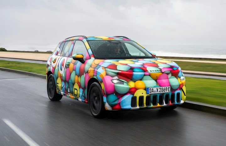 Anteprima nuova Skoda Epiq, ecco il B-SUV elettrico con autonomia fino a 430 km. Tutte le versioni