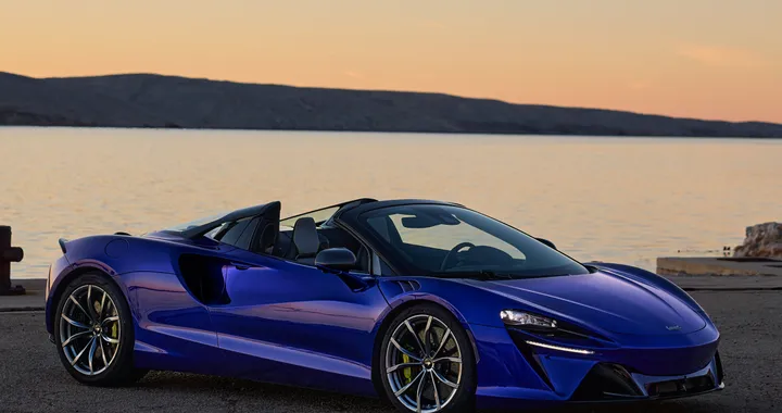 McLaren Artura Spider, debutto per la nuova decappottabile britannica